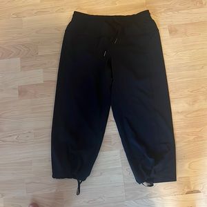 size 4 lulu capris